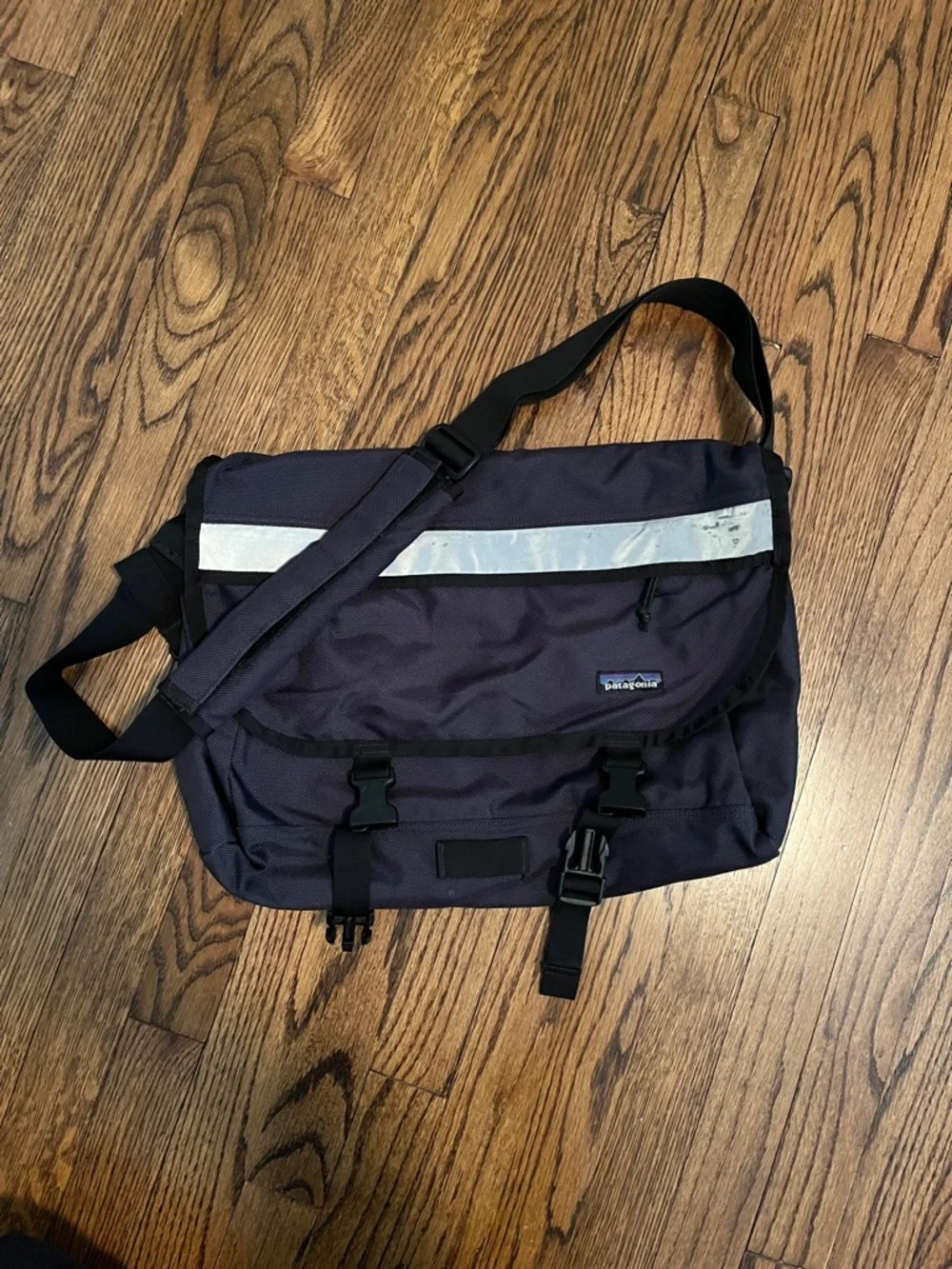 Vintage Patagonia Black Messenger Bag with Reflective Strip